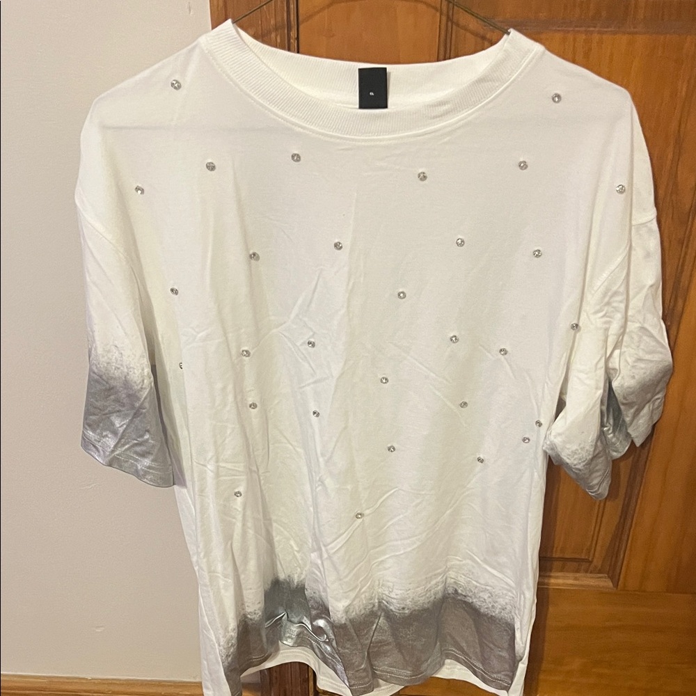 White and silver rhinestones e Embellished Women's Top oversized small tee